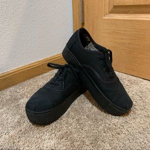 Tom’s Women Canvas Platform Shoe